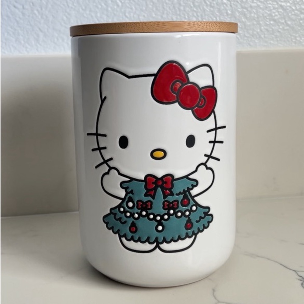 SANRIO HELLO KITTY HOLIDAY 7-INCH CERAMIC SNACK JAR